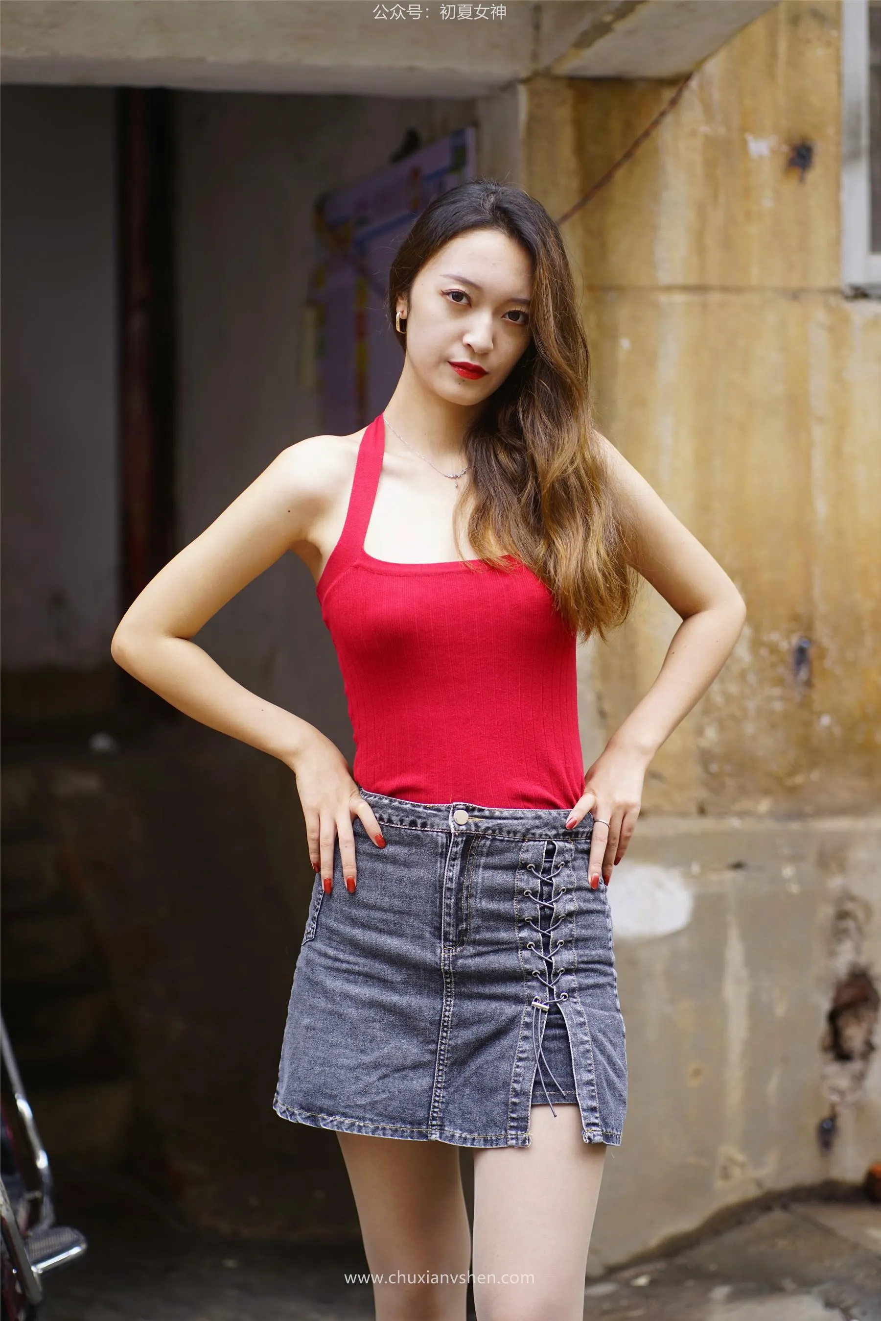 初夏女神 NO.045 依依 复古街头 [130P]插图7